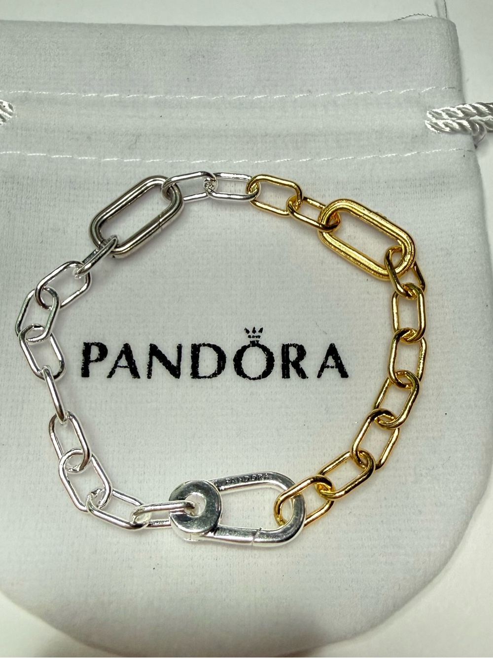 Pandora Link Chain Bracelet
Sterling silver, 14k gold plating 6.6 inch